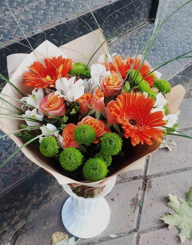 Букет цветов из: Герберы, Хризантемы, Альстромерии и Розы в Обильном