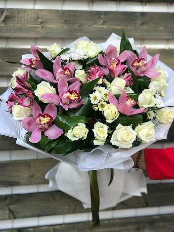 Букет цветов из: Розы и Хризантемы в Обильном