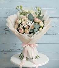 Букет цветов из:  Розы и Лизиантусы в Обильном