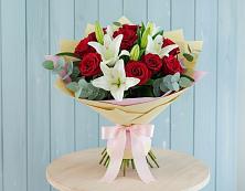 Букет цветов из:  Лилии и Розы в Обильном