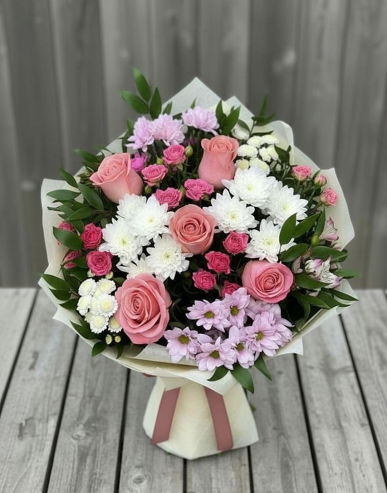 Букет цветов из: Альстромерии, Гвоздики, Розы и Хризантемы в Обильном