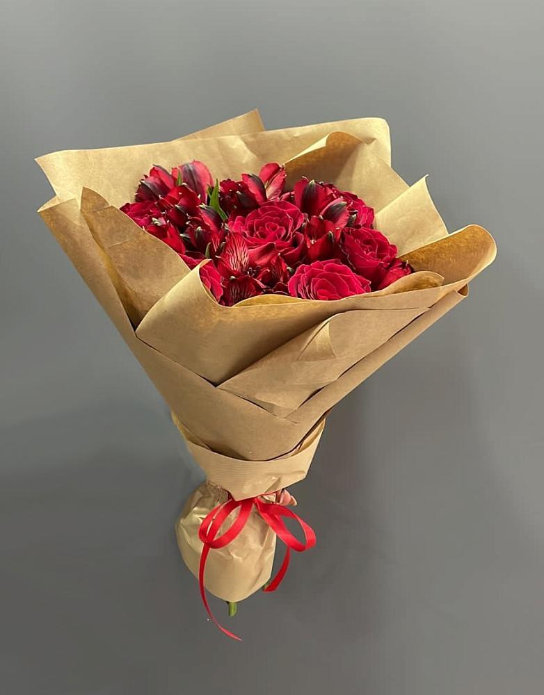 Букет цветов из: Альстромерии и Розы в Обильном