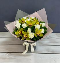 Букет цветов из:  Орхидеи и Розы #REPLACE_PRED# Обильном