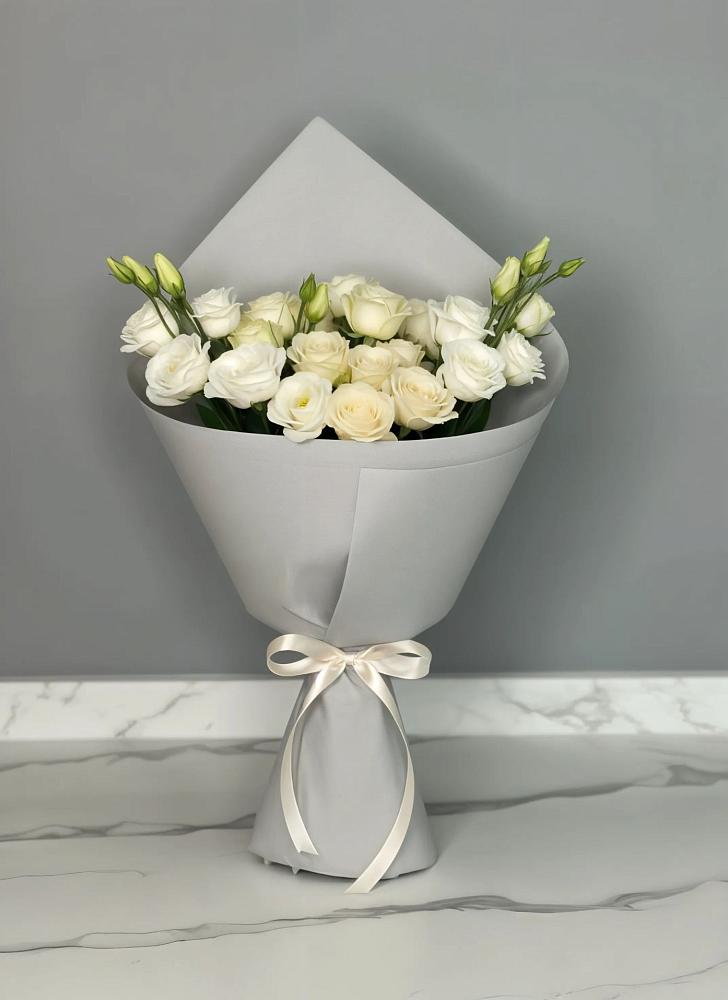 Букет цветов из: Розы и Лизиантусы в Обильном