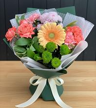 Букет цветов из:  Гвоздики, Розы, Герберы и Хризантемы в Обильном