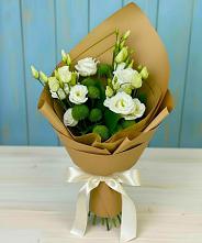 Букет цветов из:  Хризантемы и Лизиантусы в Обильном