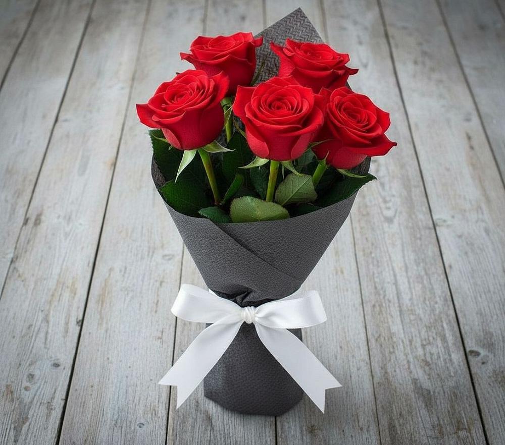 Букет 5 Красных роз Эдлесс Лав в Обильном