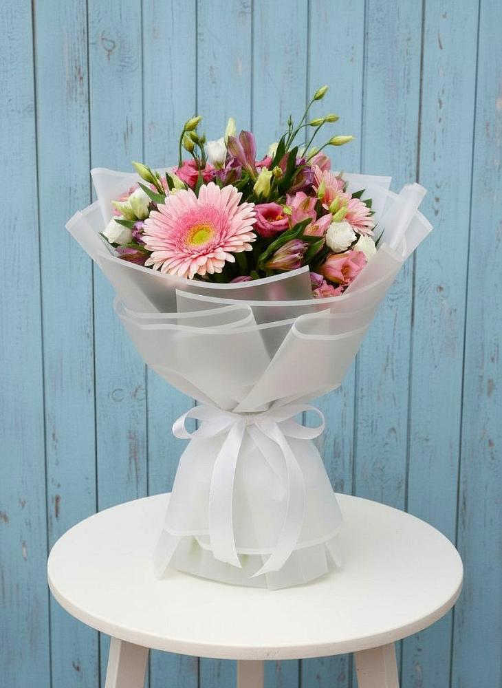 Букет цветов из: Герберы, Альстромерии и Лизиантусы в Обильном