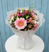 Букет цветов из:  Герберы, Альстромерии и Лизиантусы в Обильном