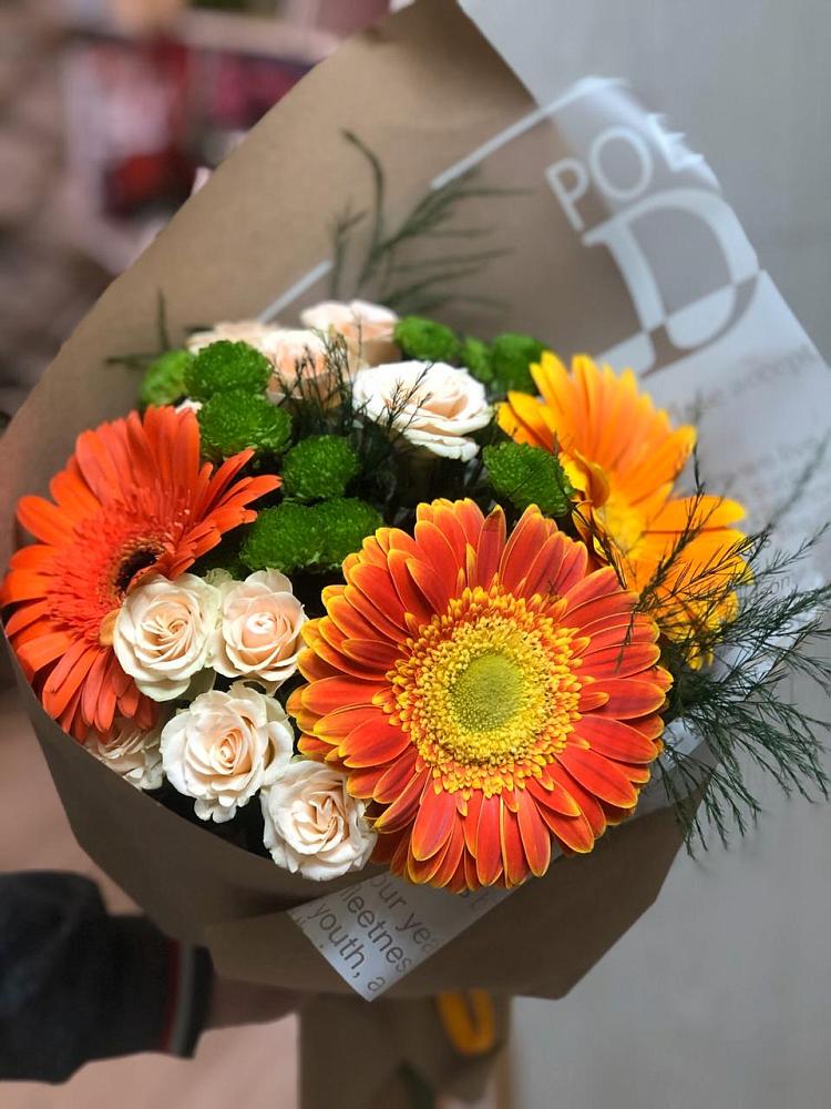 Букет цветов из: Герберы, Хризантемы и Розы в Обильном