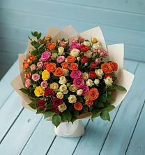 Букет Микс из разноцветных кустовых роз в Обильном